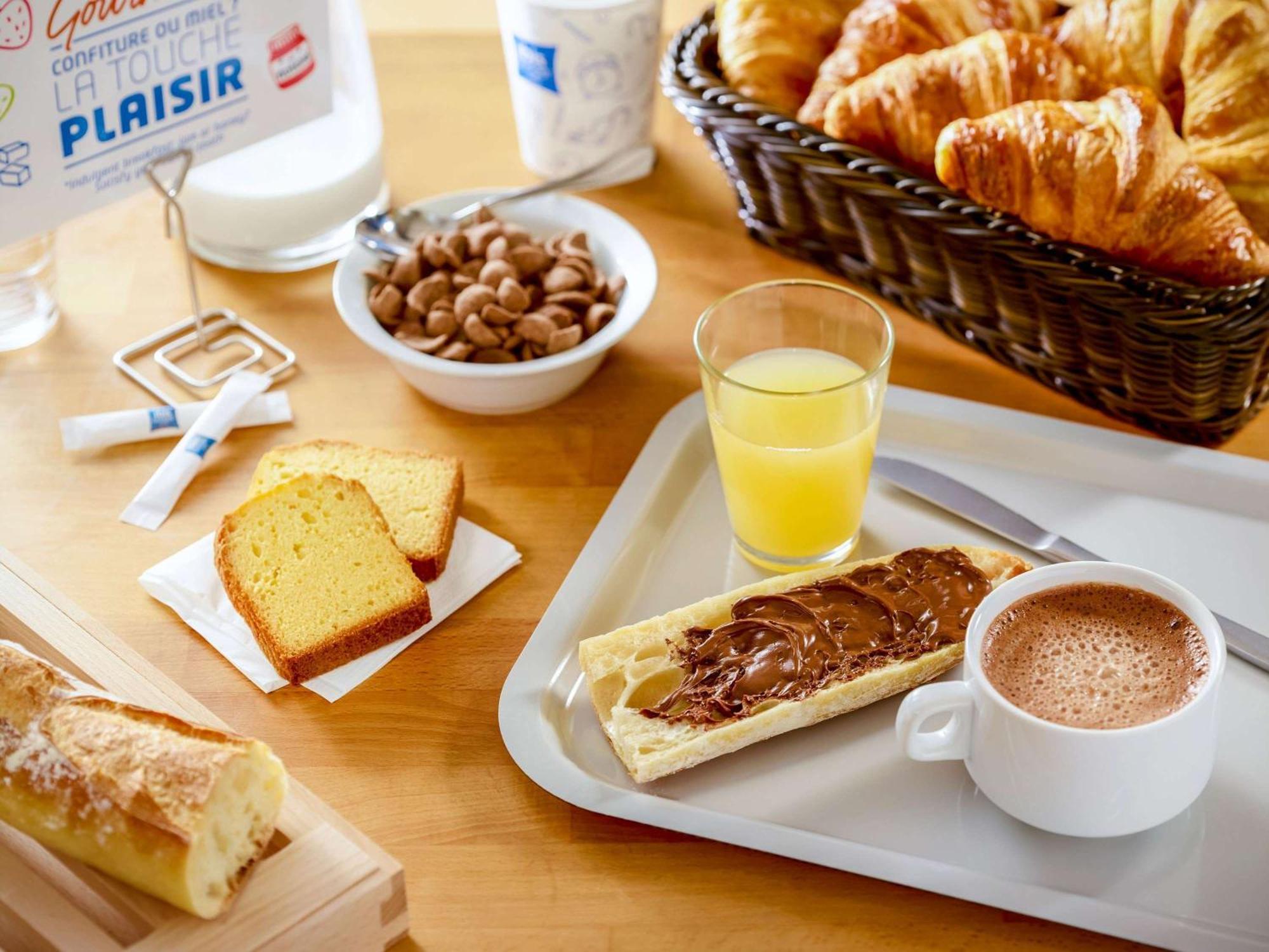 Ibis Budget Sucy En Brie Kültér fotó