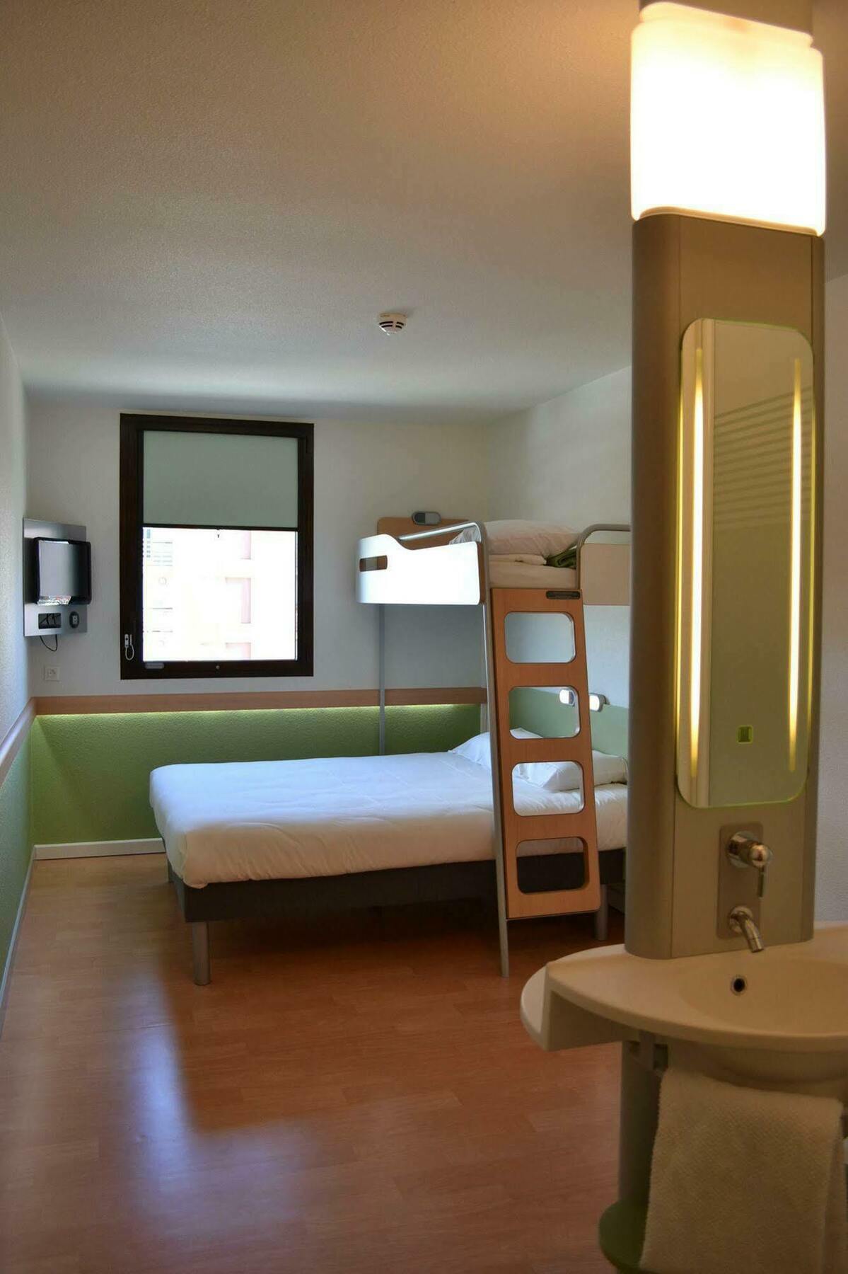 Ibis Budget Sucy En Brie Kültér fotó